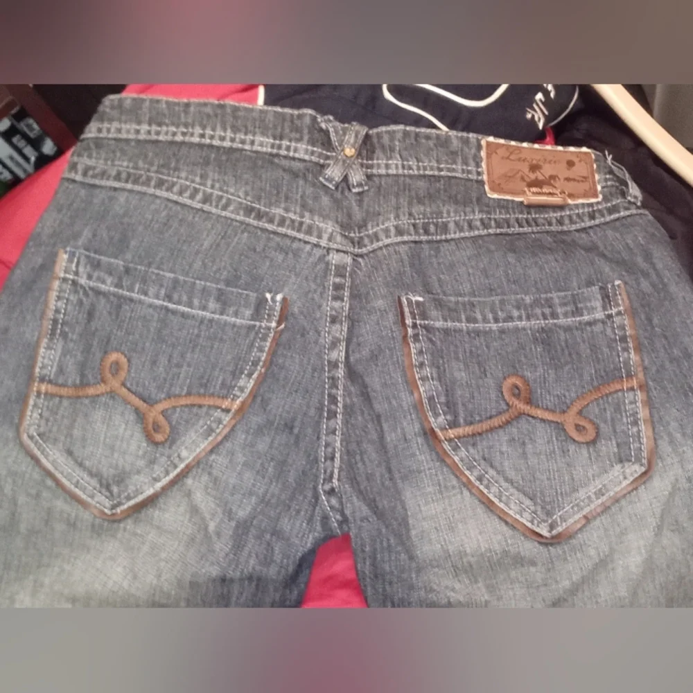 Low Rise Jean With Adjustable Length - Picture 2 of 5